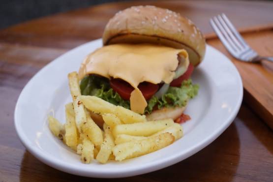 BEEF BURGER KHAS WONGLIMO