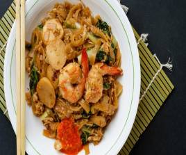 Kwetiaw goreng seafood 