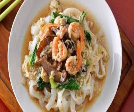 Kwetiaw siram seafood 